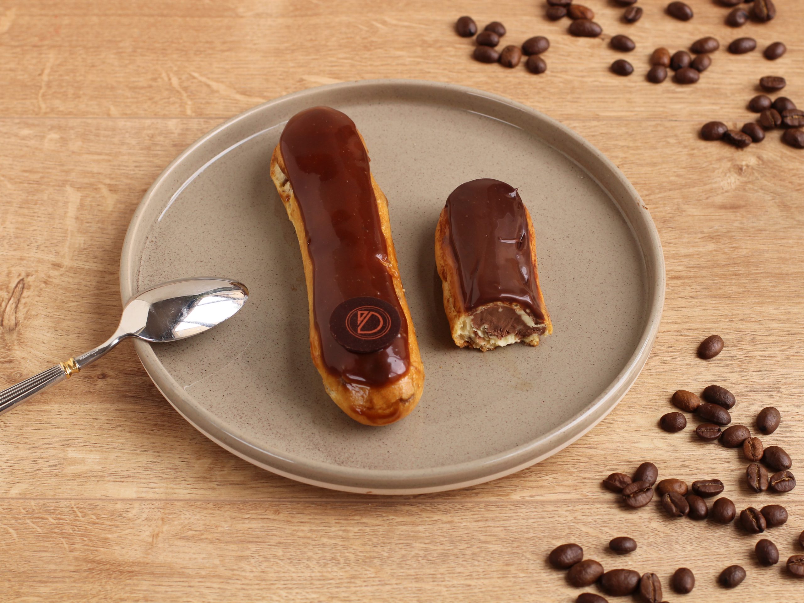 Eclair café